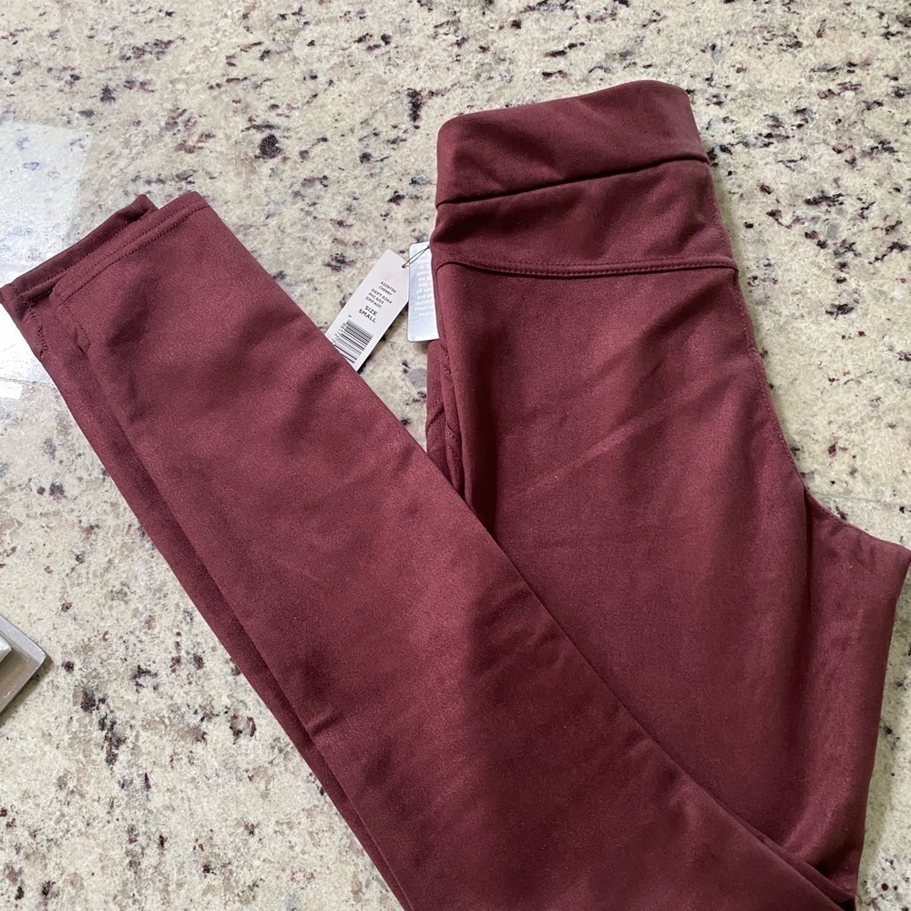 Anna & Ava Micro-Suede Leggings Cherry Red Small NWT Soft Stretch Pull-On‎ Pants